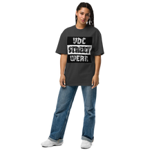 Cargar imagen en el visor de la galería, STREET WEAR Oversized faded t-shirt