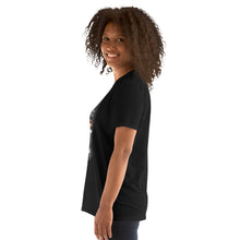 Cargar imagen en el visor de la galería, Chingona G Short-Sleeve T-Shirt