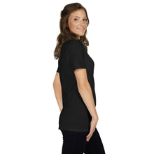 Cargar imagen en el visor de la galería, Chingona G Short-Sleeve T-Shirt