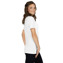 Cargar imagen en el visor de la galería, Chingona Short-Sleeve T-Shirt