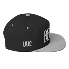 Cargar imagen en el visor de la galería, VDC w Flat Bill Cap
